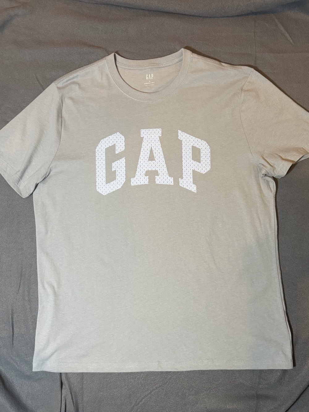 GAP women’s everyday soft Crewneck Logo Tee in grey